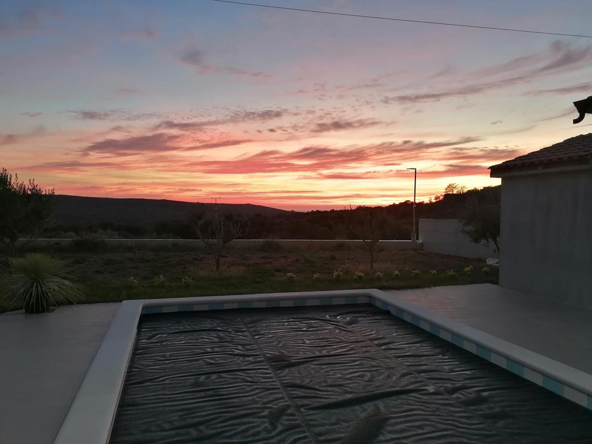 말리로시니 House With Pool 빌라 외부 사진